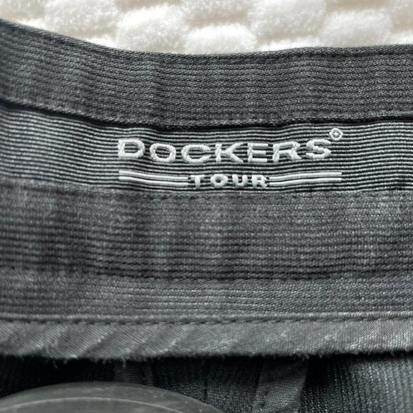 Dockers Tour Men's Polyester Blend Bermuda Shorts in Black Size 38 Waist Golf - Picture 7 of 10